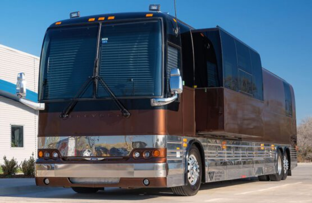 Another front view of the 2007 Prevost XLII, emphasizing the bus's bold front design and overall size