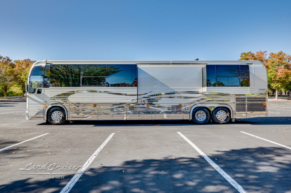 Side view of 6 bunk entertainer bus.