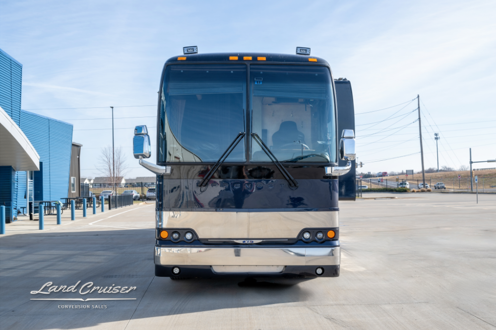 Front view of a black Prevost XLII