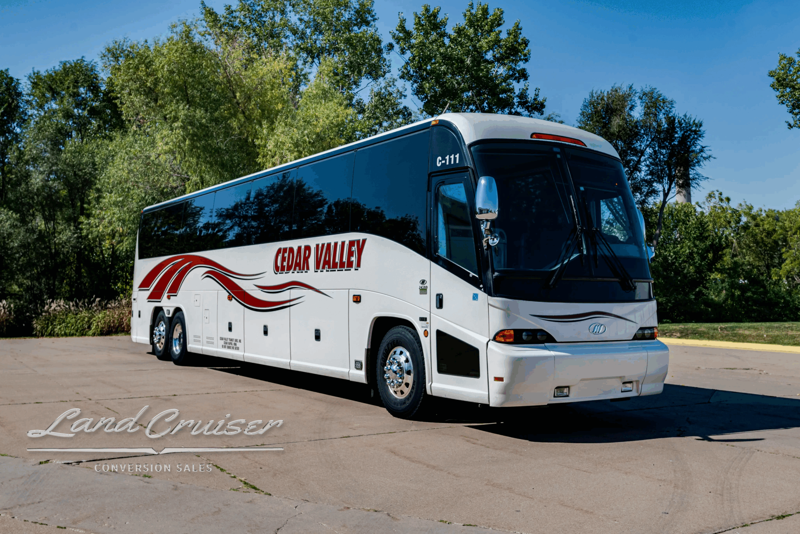 Front-right three-quarter exterior near entry door.