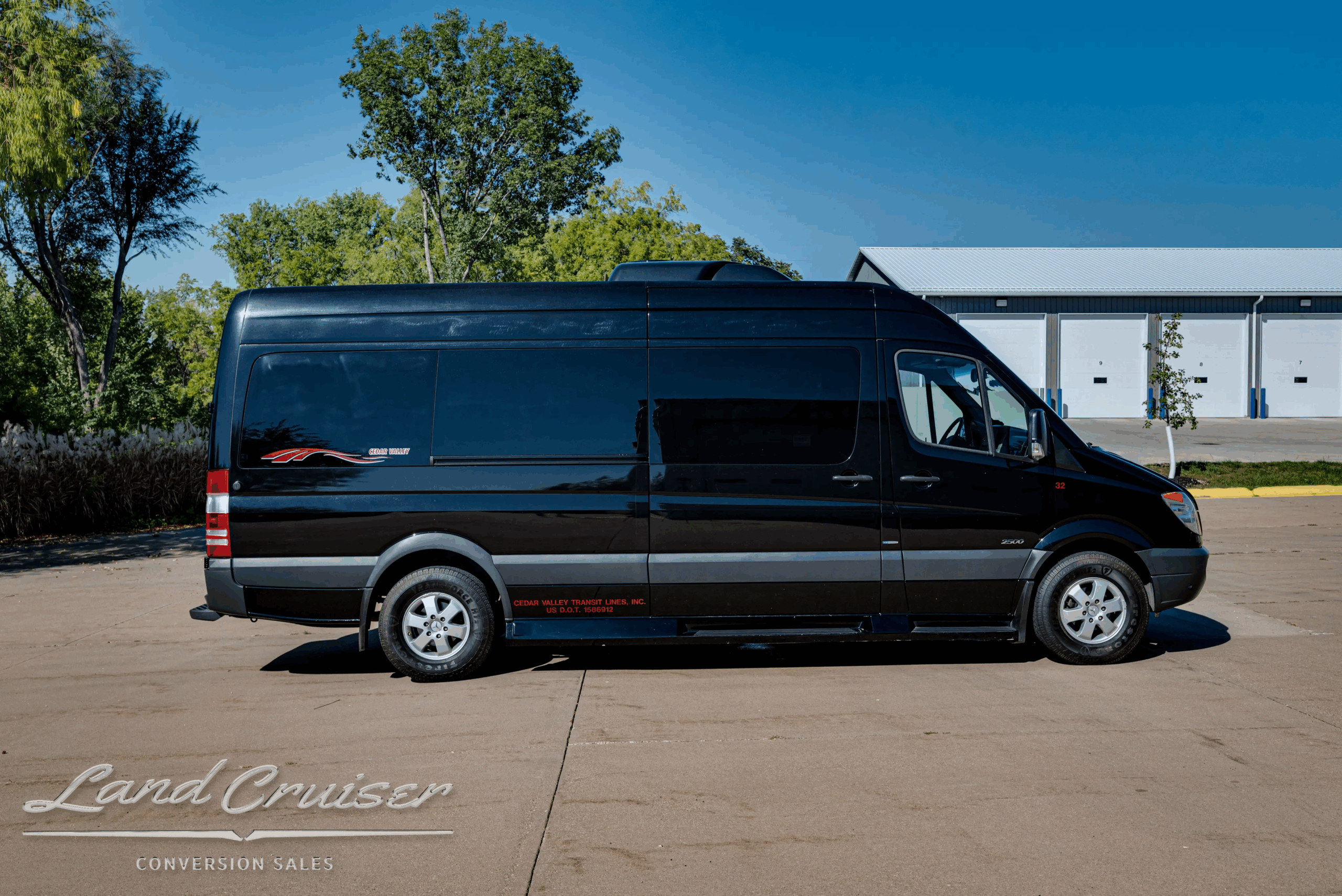Sprinter 2500 long-wheelbase driver-side profile showing 170-inch body.