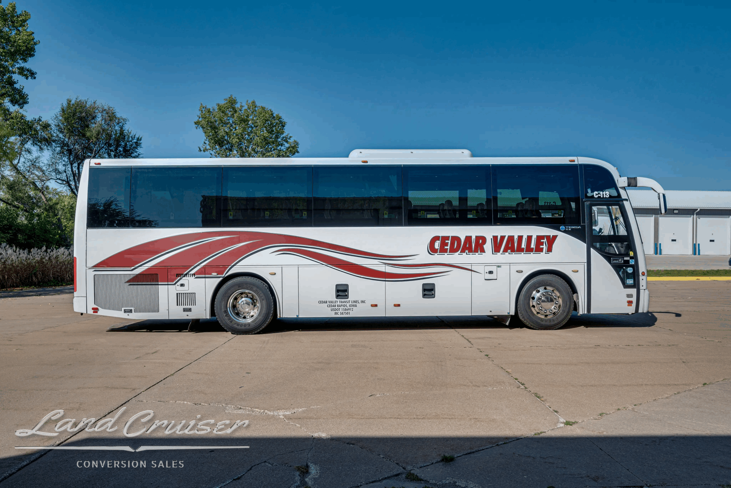 Driver-side full profile of the 35-ft × 102-in bus.